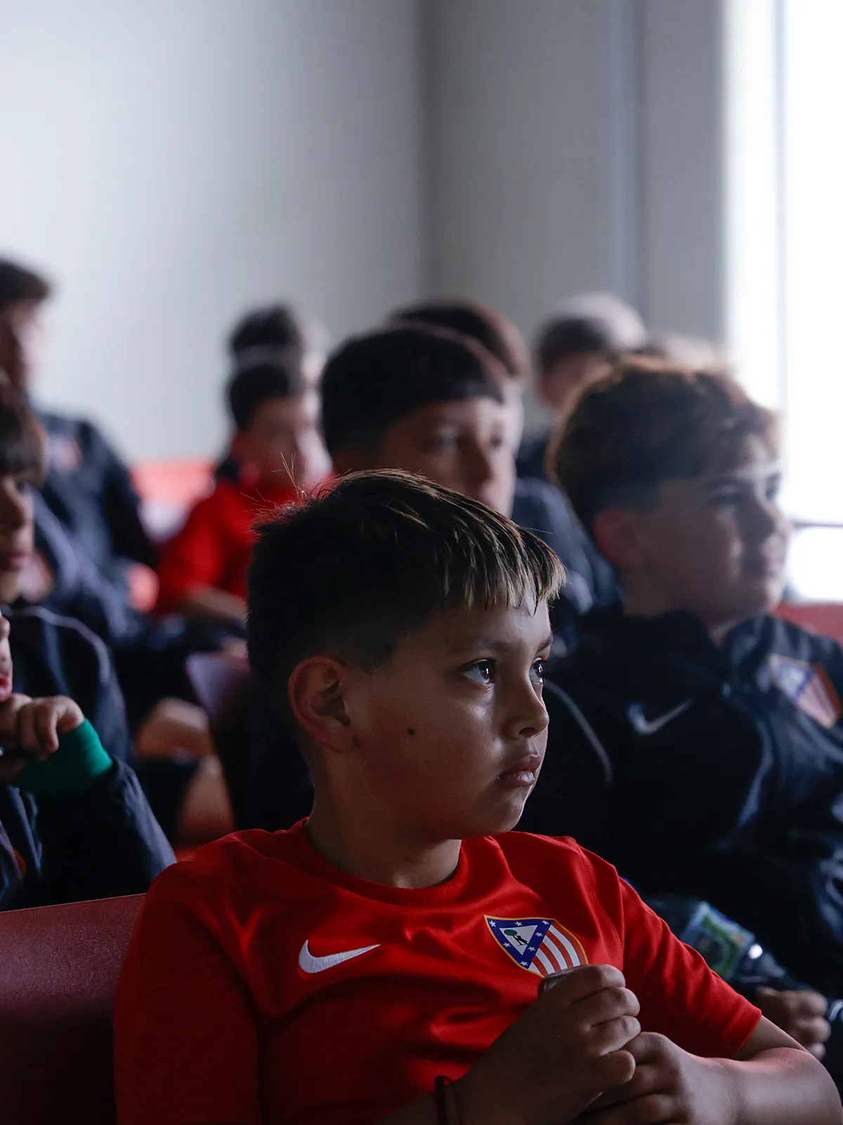 Jugadores de la Academia en una sesión de análisis de vídeo